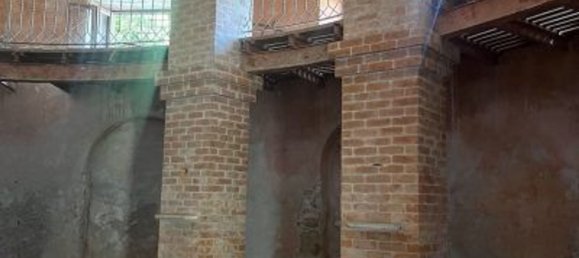 332m² Commercial property in Imperia, Italy No. 303410 11