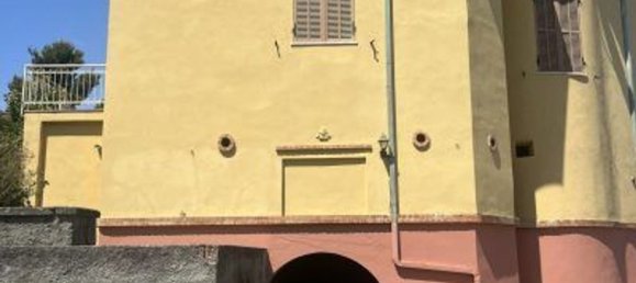 332m² Commercial property in Imperia, Italy No. 303410 5