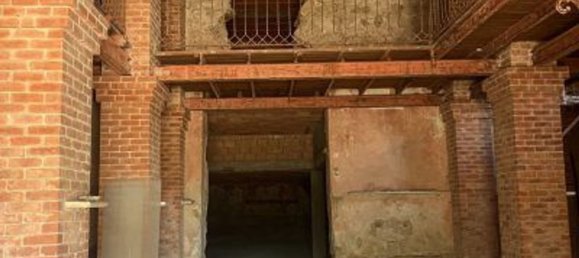 332m² Commercial property in Imperia, Italy No. 303410 6