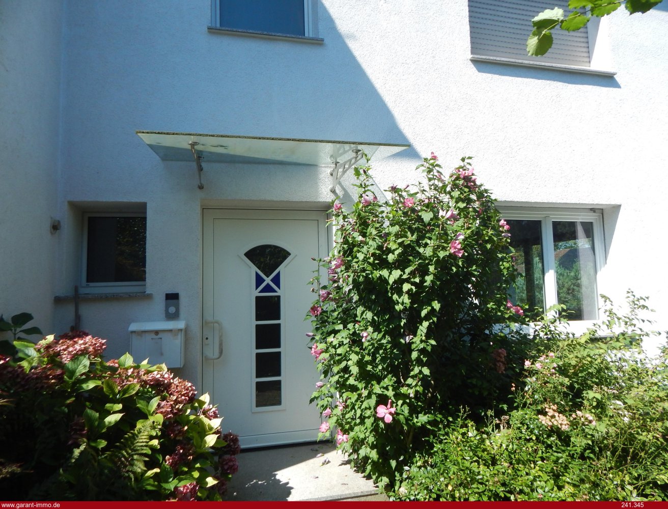 Таунхаус с 4 спальнями в Goppingen, Германия № 3069