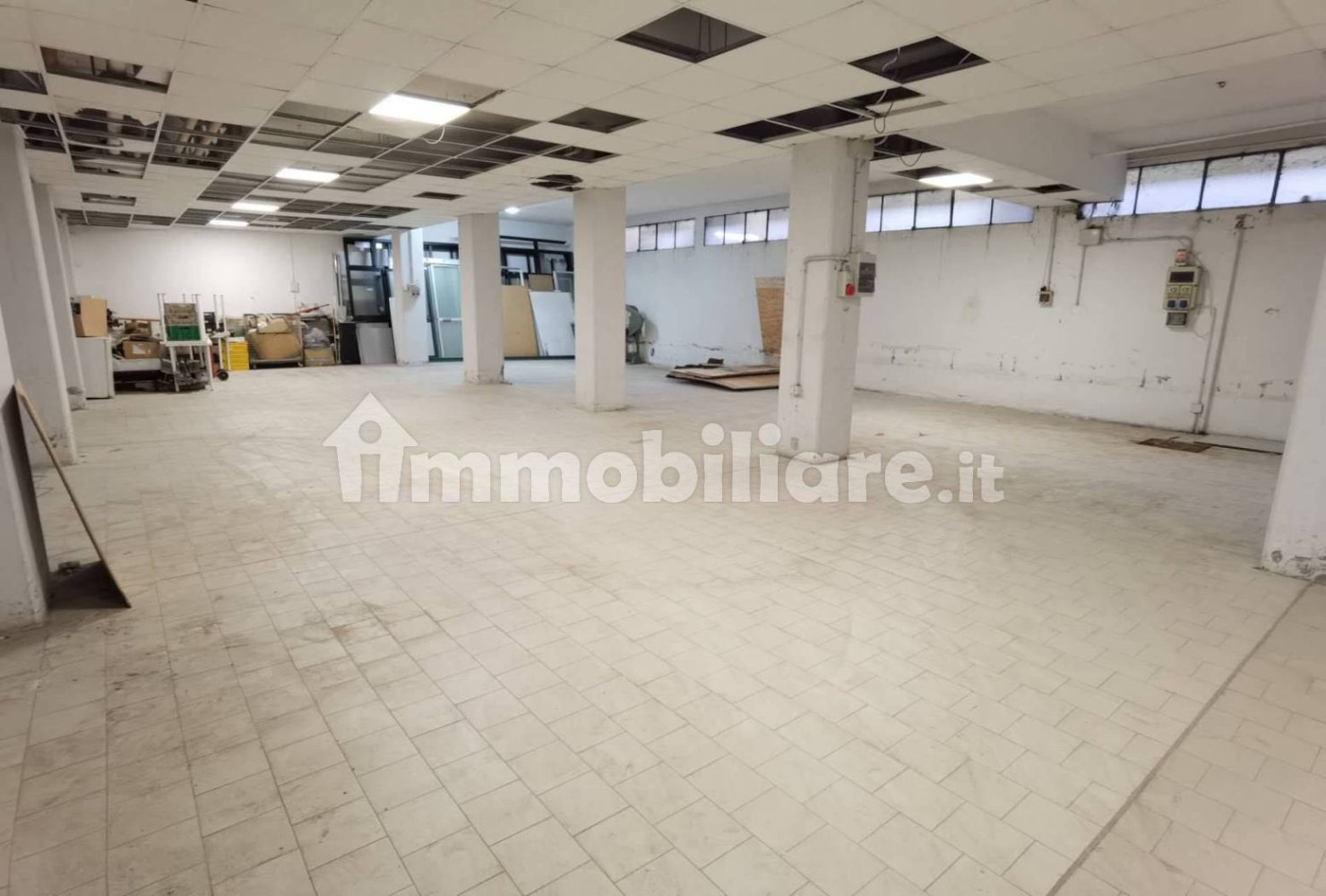  مستودع في Reggio Emilia, Italy 440متر مربع رقم 250811