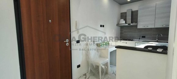 2-salle Appartement à Bottanuco, Italy No. 277920 7