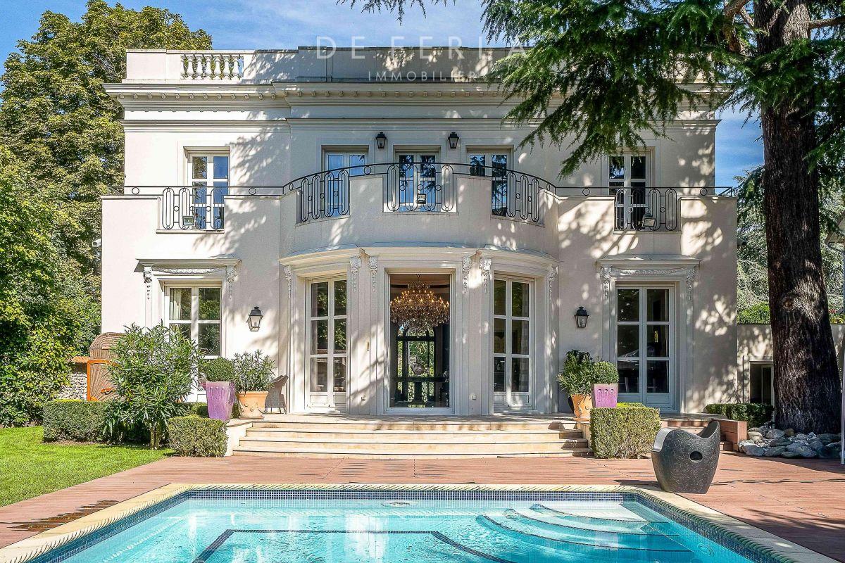 5 bedrooms Villa in Le Perreux-sur-Marne, France No. 172395