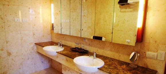 4 bedrooms Apartment in Port-Vila, Vanuatu No. 146 8