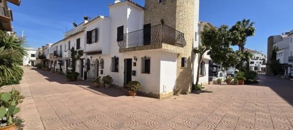 Casa de 3 dormitorios en Empuriabrava, Spain No. 146235 20