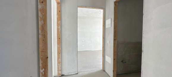 3 rooms Apartment in Ravenna, Italy No. 21493 4