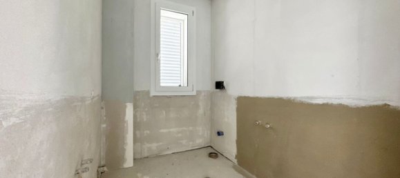 3 rooms Apartment in Ravenna, Italy No. 21493 6