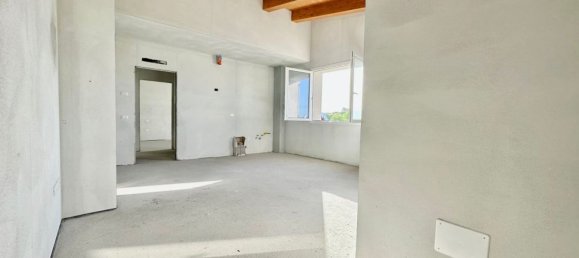 3 rooms Apartment in Ravenna, Italy No. 21493 7