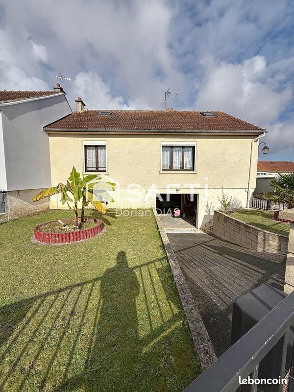 3 Schlafzimmer Haus in Athies-sous-Laon, France, Nr. 235633