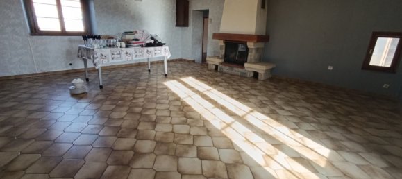 3 bedrooms House in Saint-Pierre-des-Bois, France No. 97791 8