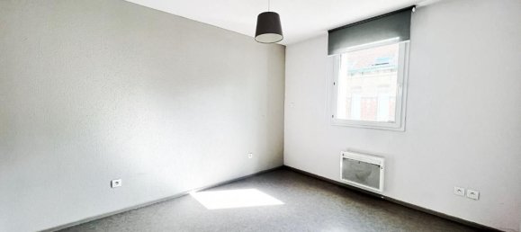 2 bedrooms Apartment in Lille, France No. 104246 3