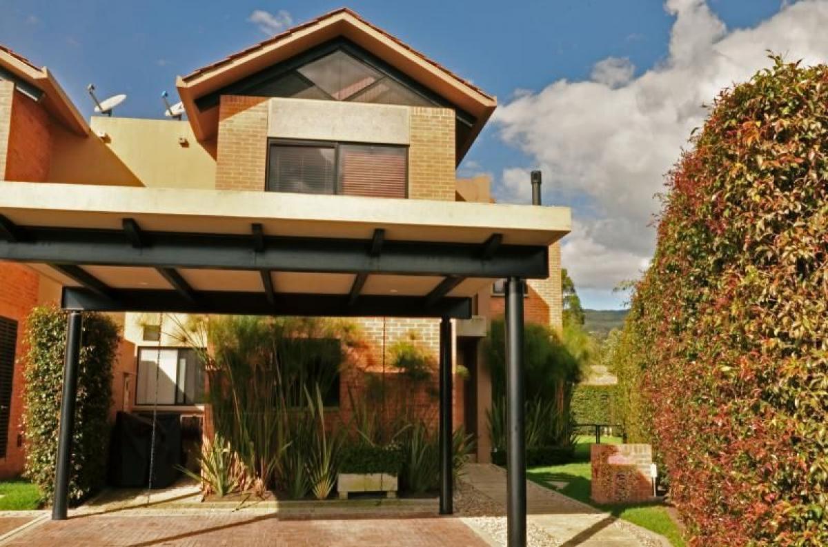 3 bedrooms House in Cundinamarca, Colombia No. 4720