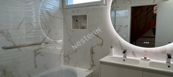 Villa de 4 dormitorios en Osny, France No. 171483 8