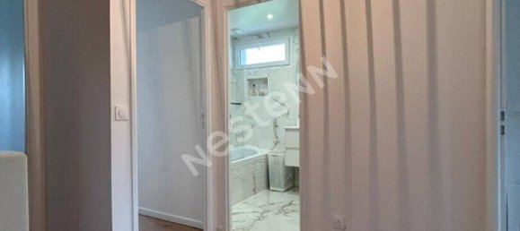 Villa de 4 dormitorios en Osny, France No. 171483 5