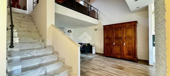 Вилла с 6 комнатами в Крема, Италия № 107163 4