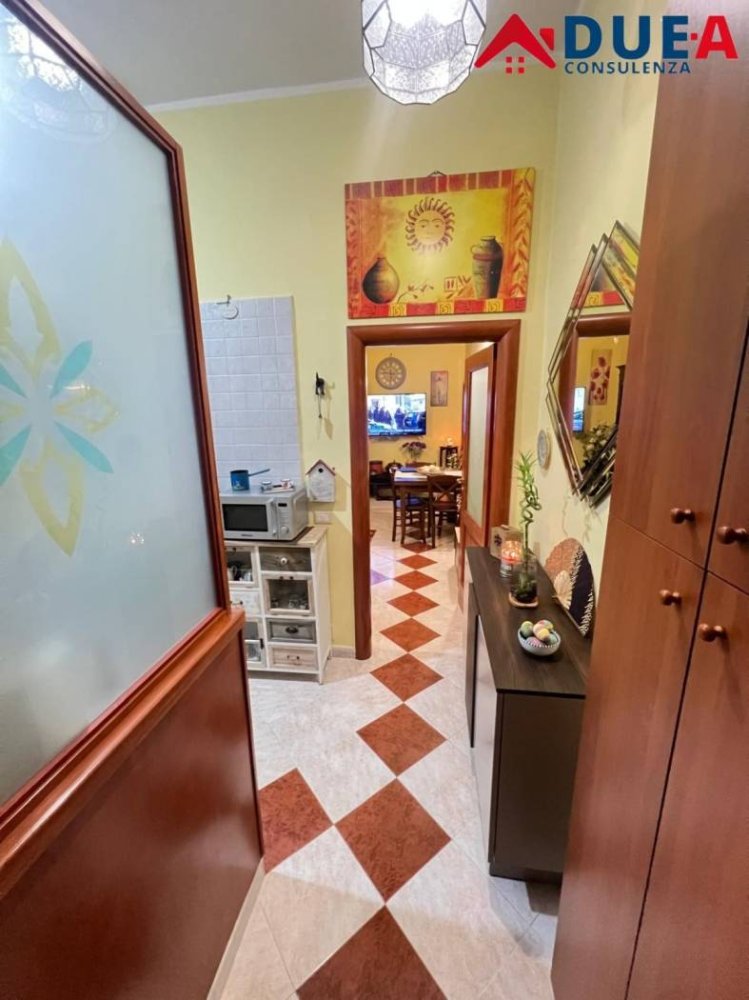 1 bedroom Apartment in Naples, Italy No. 296537