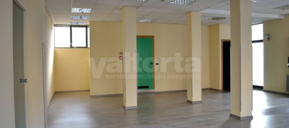 Bureau à Carate Brianza, Italy 130m² No. 197187 5