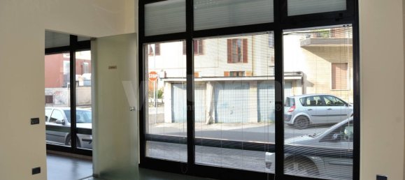 Bureau à Carate Brianza, Italy 130m² No. 197187 2