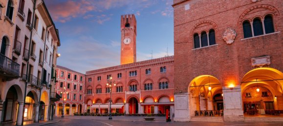 9 bedrooms Villa in Preganziol, Italy No. 380744 19