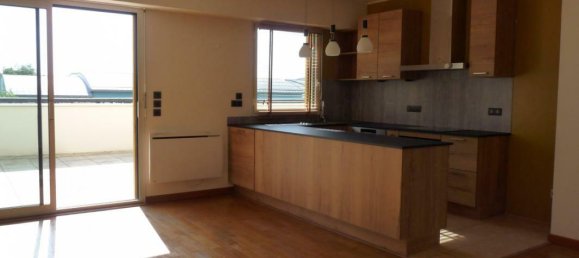 Apartamento de 2 dormitorios en Aytre, France No. 198462 3