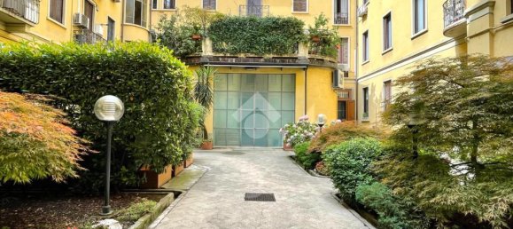 3 bedrooms Apartment in Milan, Italy No. 340382 4