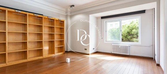 4 bedrooms Apartment in Barcelona, Spain No. 182760 4