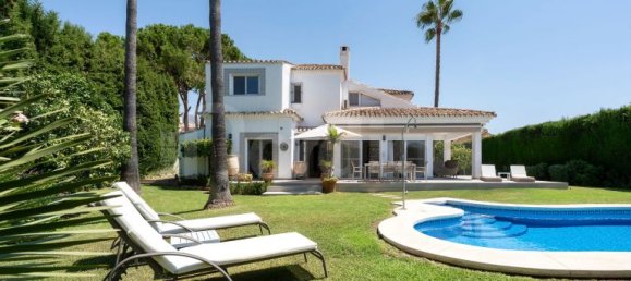 5 bedrooms Villa in Marbella, Spain No. 207415 4