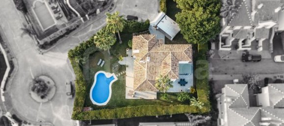 5 bedrooms Villa in Marbella, Spain No. 207415 2