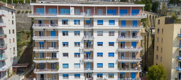 6غرفة شقة في Naples, Italy رقم 96933 10