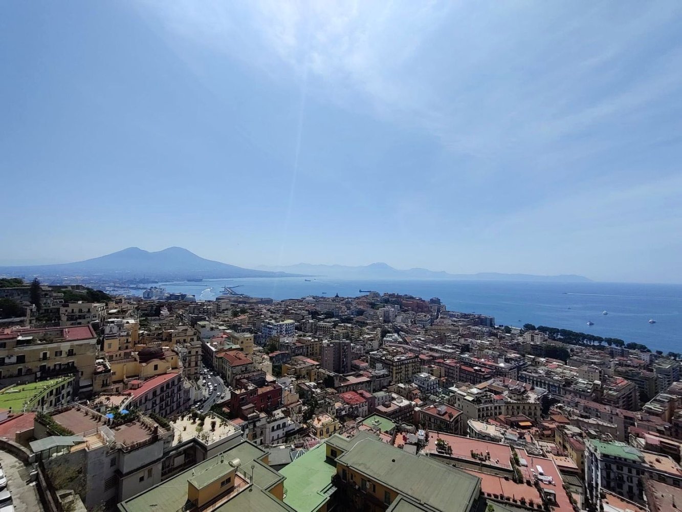 6غرفة شقة في Naples, Italy رقم 96933