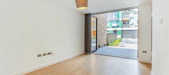 3 bedrooms House in London, United Kingdom No. 14165 9