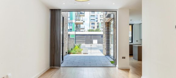 3 bedrooms House in London, United Kingdom No. 14165 13