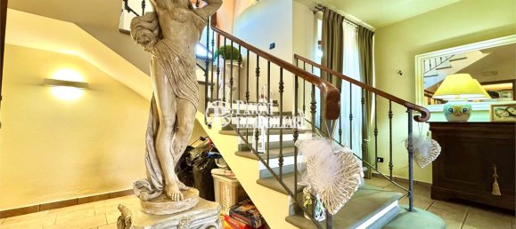 Дом с 3 спальнями в Пистоя, Италия № 263137 4