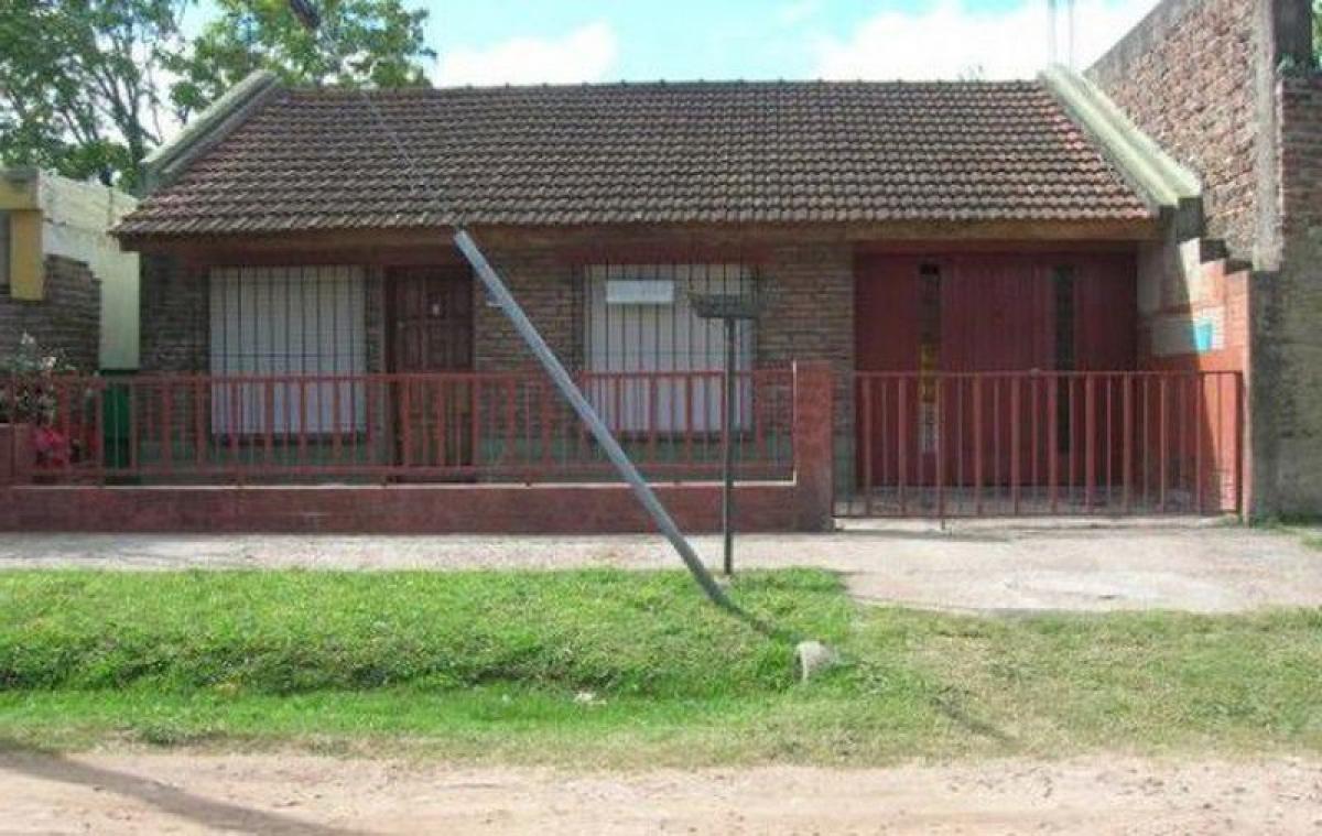 3 bedrooms House in Ituzaingo, Argentina No. 2987