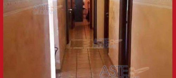 5 bedrooms Apartment in Rome, Italy No. 330807 12
