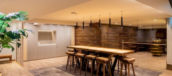 8 bedrooms House in Quarteira, Portugal No. 93300 17