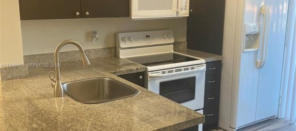 2 dormitorios propiedad comercial en alquiler en Miami, Miami-Dade, Florida, USA № 614514 4
