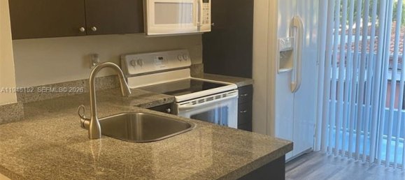 2 dormitorios propiedad comercial en alquiler en Miami, Miami-Dade, Florida, USA № 614514 3