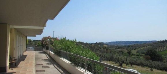 4 rooms Apartment in Spoltore, Italy No. 309747 40