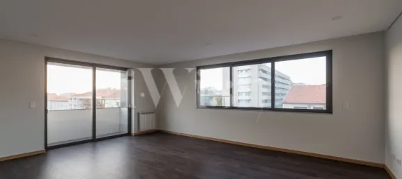 3 bedrooms Apartment in Porto, Portugal No. 97875 10