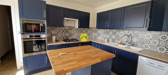 Casa de 3 dormitorios en La Guerche-sur-l'Aubois, France No. 282090 15