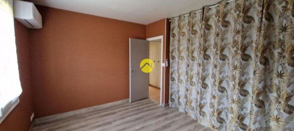 Casa de 3 dormitorios en La Guerche-sur-l'Aubois, France No. 282090 12