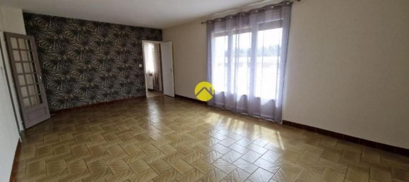 Casa de 3 dormitorios en La Guerche-sur-l'Aubois, France No. 282090 7