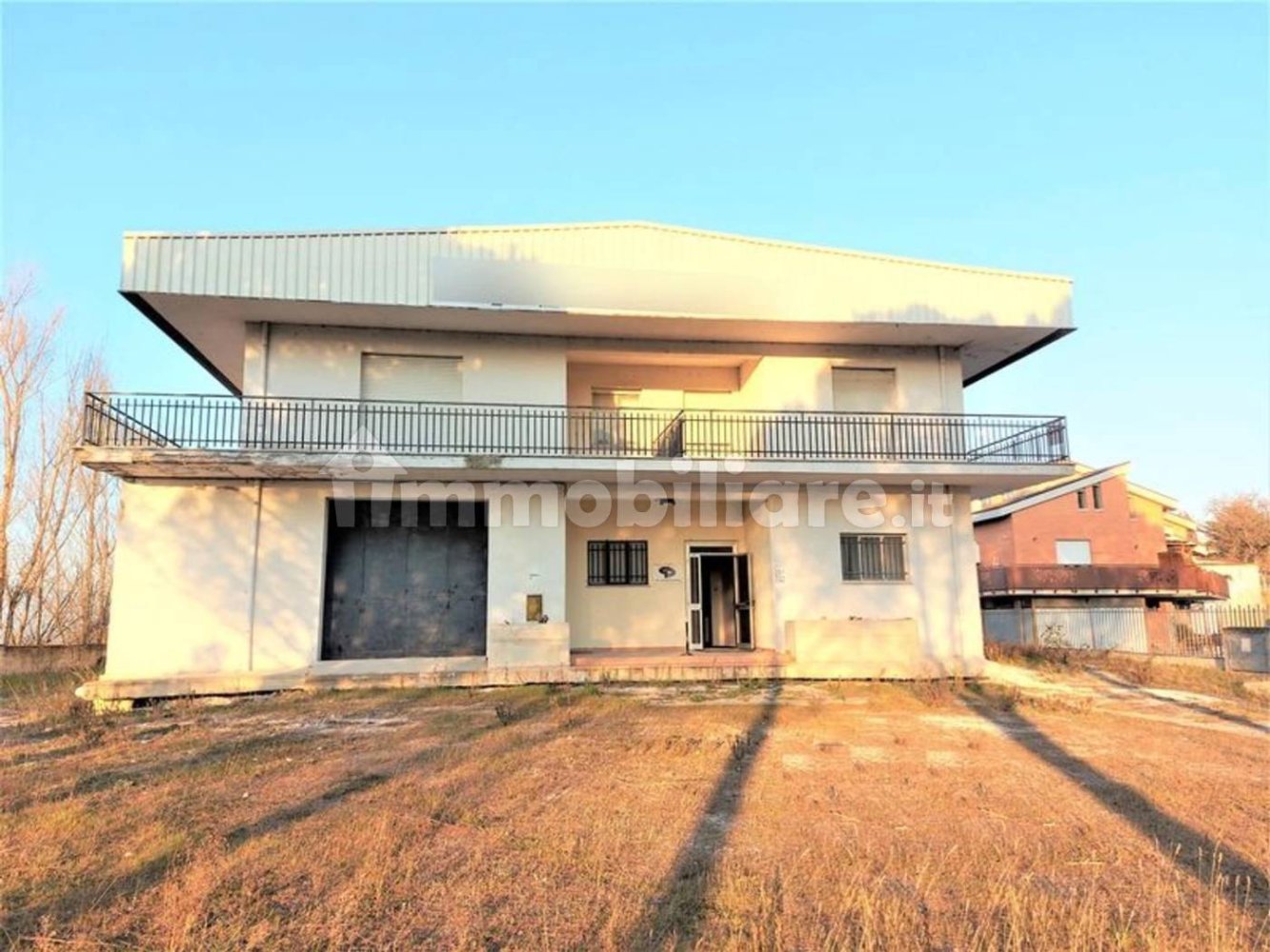 Lagerhaus in Monte San Giusto, Italy 1501m², Nr. 317772