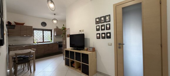 Apartamento de 3 habitaciónes en Quarto, Italy No. 303806 7