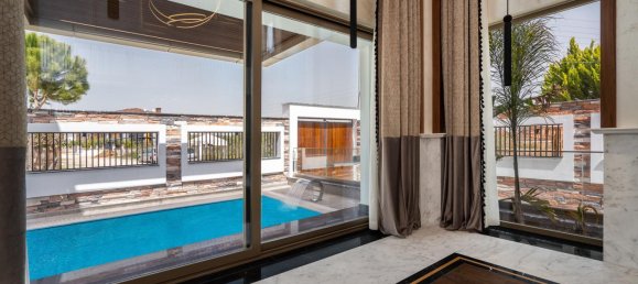 Villa 6+1 in Antalya, Turkey No. 22000 23