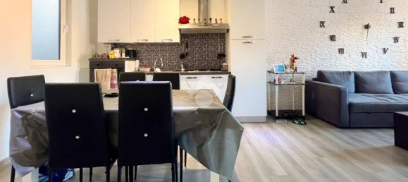 2 bedrooms Apartment in Trieste, Italy No. 58772 3