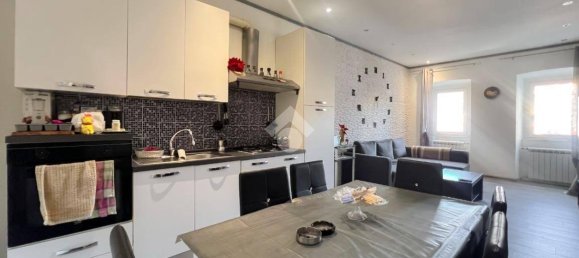 2 bedrooms Apartment in Trieste, Italy No. 58772 4