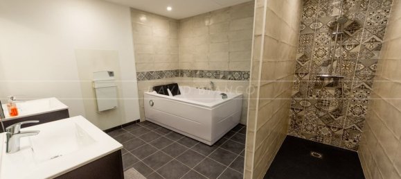 4 bedrooms Apartment in Brest, France No. 274774 13