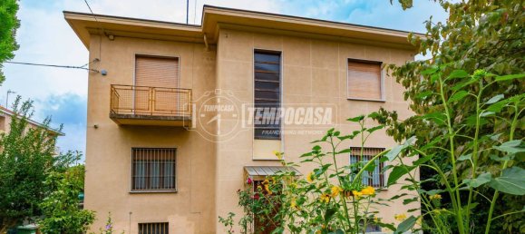 4 bedrooms Villa in San Mauro Torinese, Italy No. 312909 2